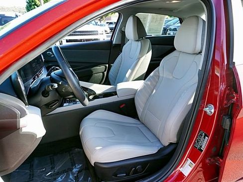 Certified 2023 Hyundai Elantra Limited FWD image 15