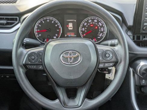 Used 2022 Toyota RAV4 LE image 12