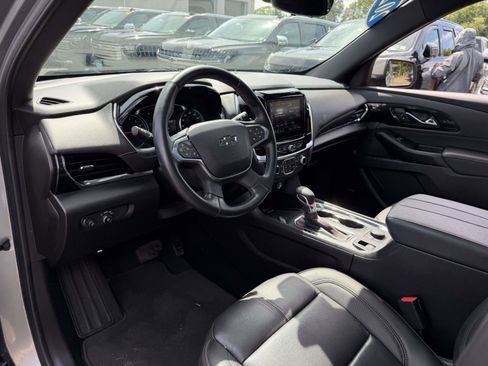Used 2023 Chevrolet Traverse RS AWD/4WD image 11