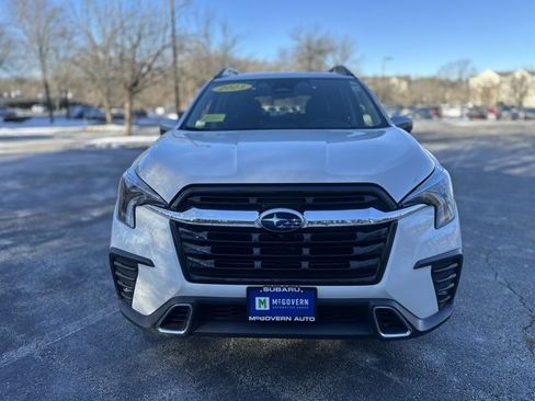 Used 2023 Subaru Ascent Touring image 2