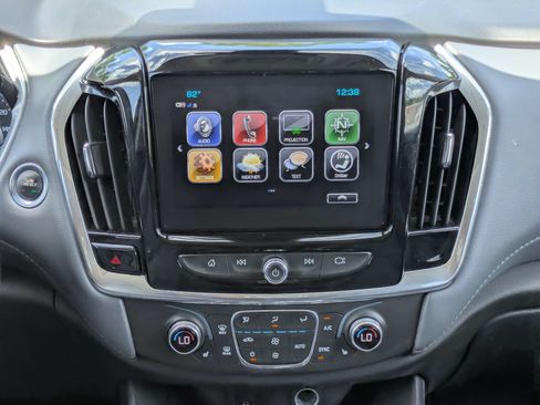 Used 2019 Chevrolet Traverse LT w/ LT Premium Package FWD image 5