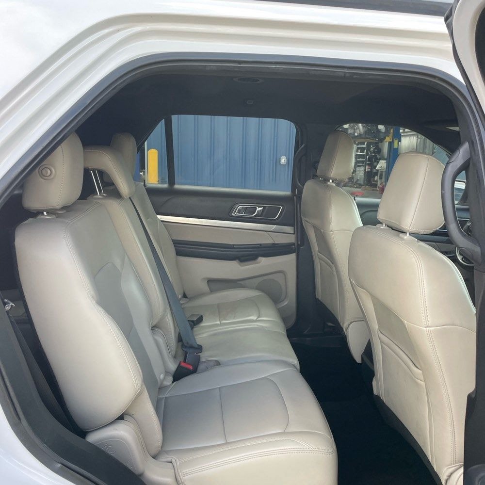 Used 2019 Ford Explorer XLT w/ Equipment Group 202A FWD image 11