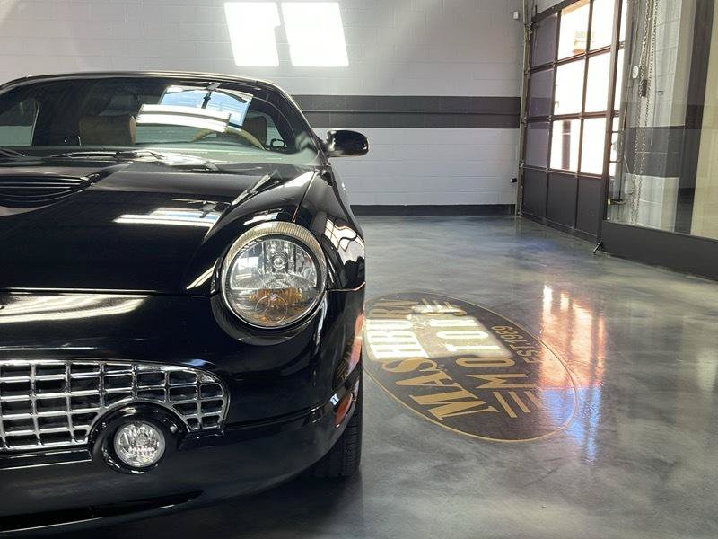 Used 2005 Ford Thunderbird RWD image 5