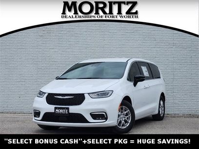 New 2025 Chrysler Pacifica Select