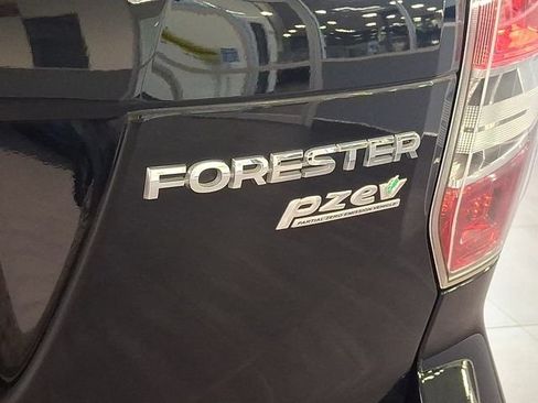 Used 2016 Subaru Forester 2.5i AWD/4WD image 30