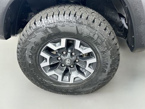 Used 2023 Toyota Tacoma TRD Off-Road image 29