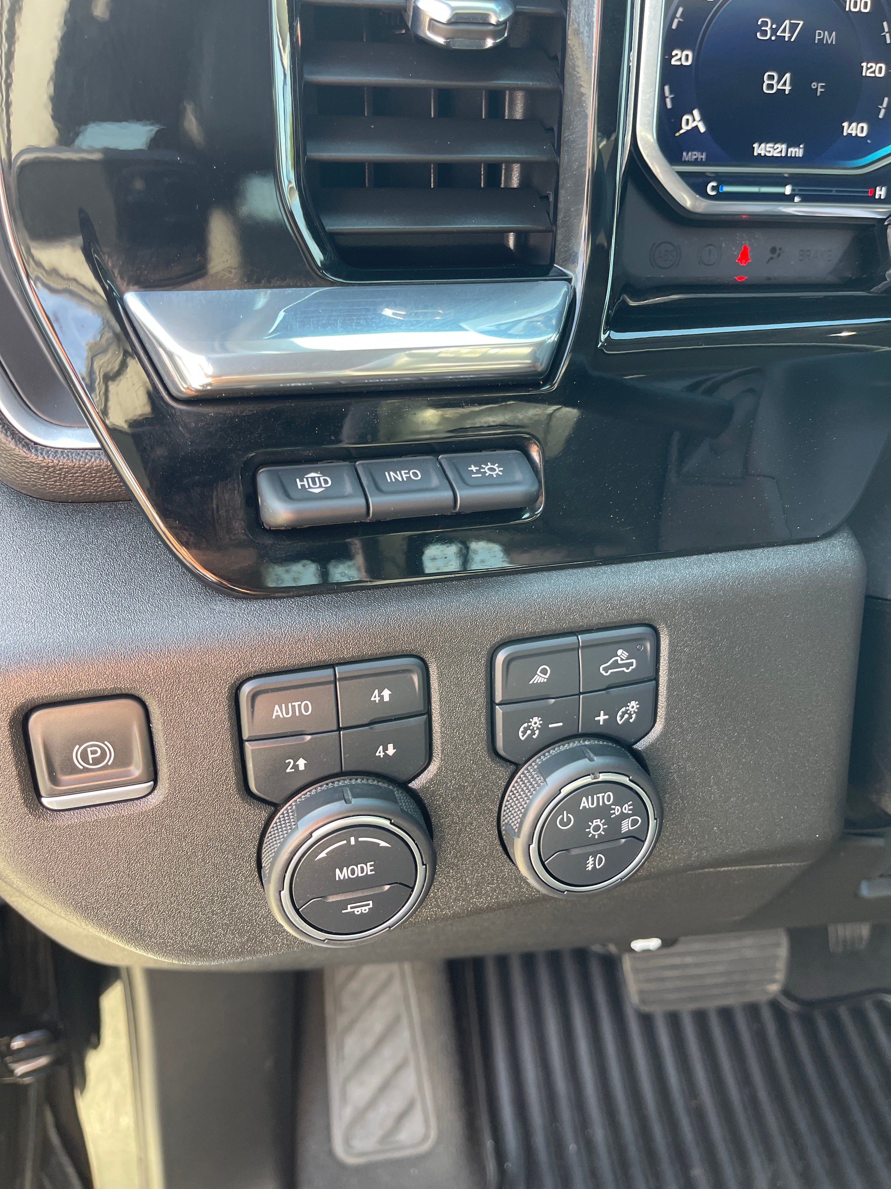 Used 2024 Chevrolet Silverado 2500 LTZ w/ LTZ Plus Package AWD/4WD image 11