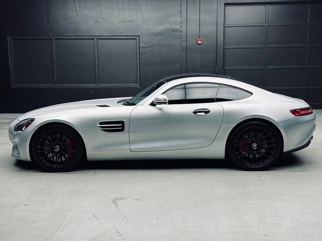 Used 2017 Mercedes-Benz AMG GT S image 4