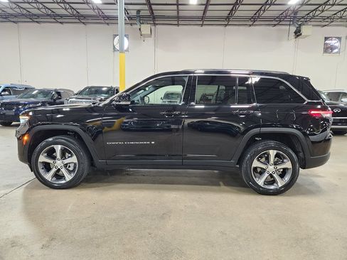 Used 2023 Jeep Grand Cherokee Limited AWD/4WD image 7
