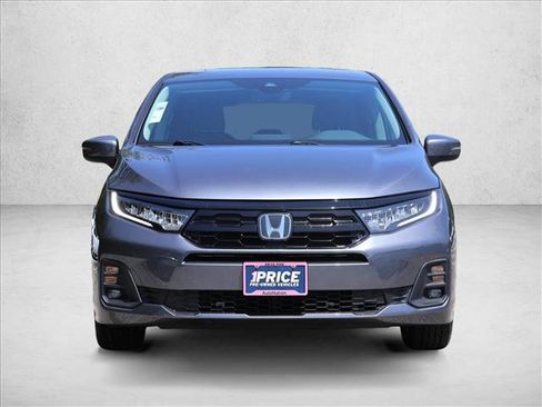Used 2025 Honda Odyssey Touring image 2
