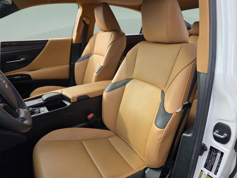 Certified 2022 Lexus ES 350 w/ Premium Package image 15