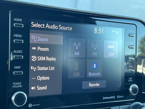 Used 2020 Toyota Highlander XLE image 16