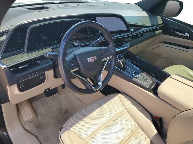 Used 2021 Cadillac Escalade Premium Luxury AWD/4WD image 6