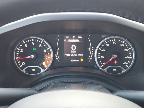 Used 2016 Jeep Renegade Latitude w/ Popular Equipment Group image 17