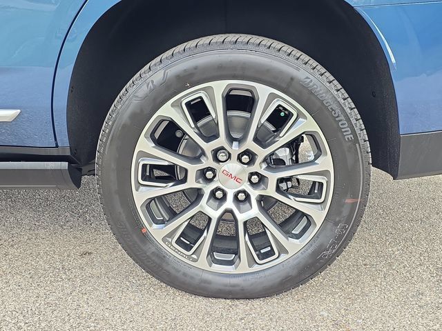 New 2026 GMC Yukon Denali w/ Denali Reserve Package RWD image 9