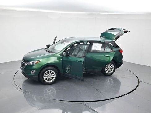 Used 2018 Chevrolet Equinox LS image 46