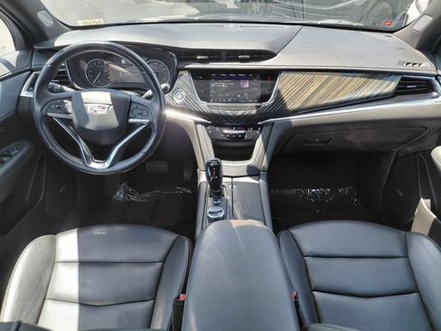 Certified 2024 Cadillac XT6 Premium Luxury FWD image 17