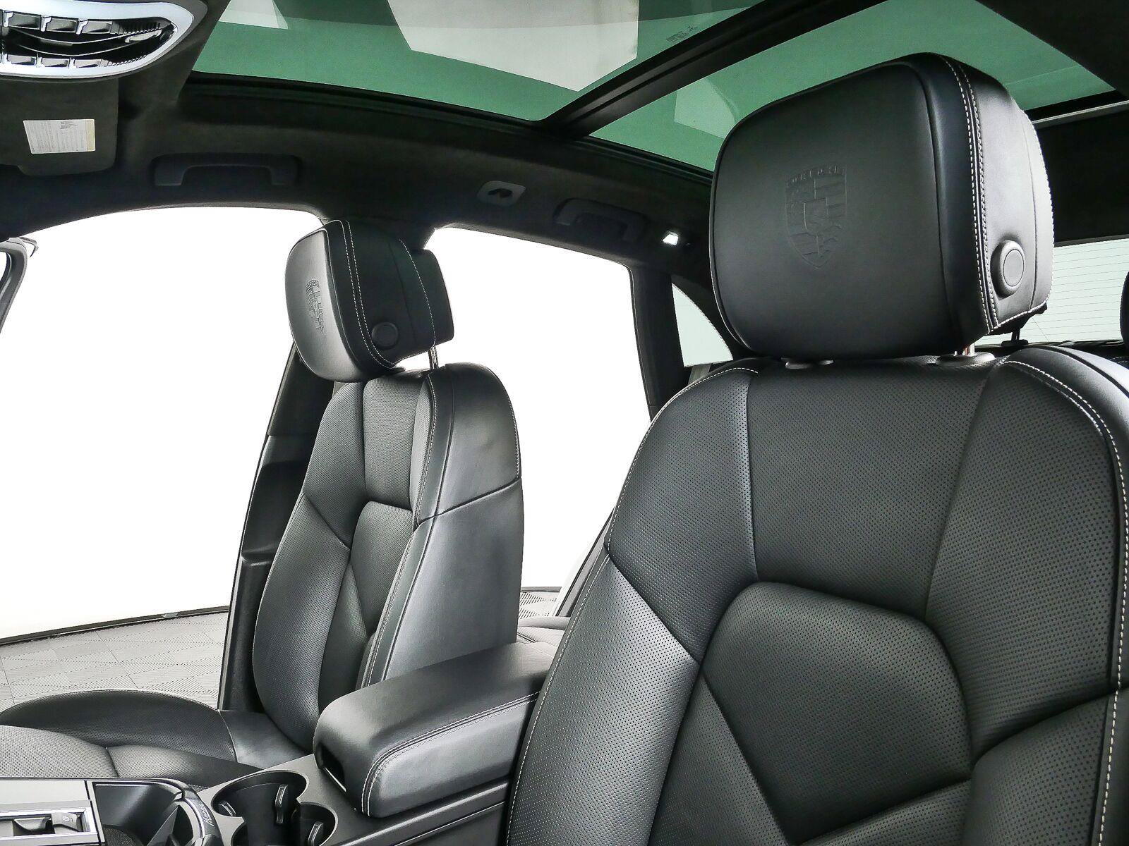 Certified 2023 Porsche Macan GTS AWD/4WD image 5
