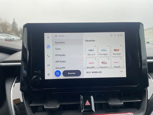 Used 2025 Toyota Corolla LE image 20