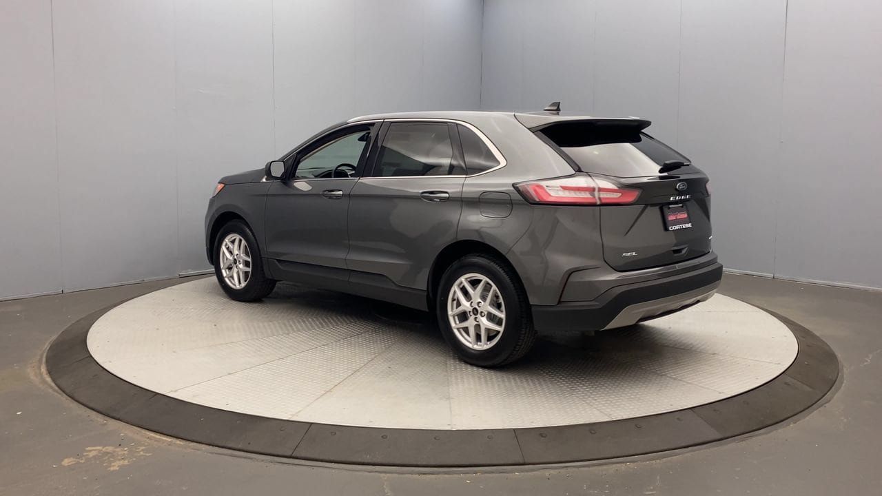 Used 2024 Ford Edge SEL AWD/4WD image 3