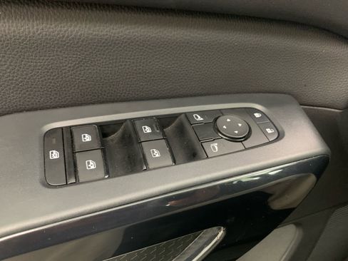Used 2024 Nissan Pathfinder SV FWD image 21