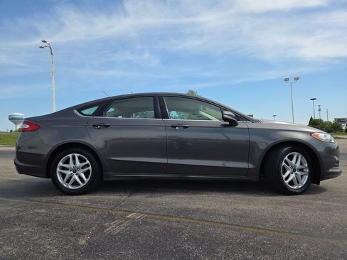 Used 2016 Ford Fusion SE FWD image 25