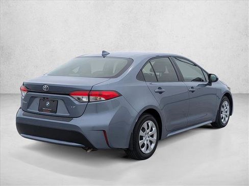 Used 2022 Toyota Corolla LE image 5