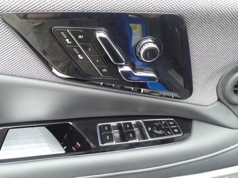 New 2025 Cadillac Optiq Luxury 1 image 26