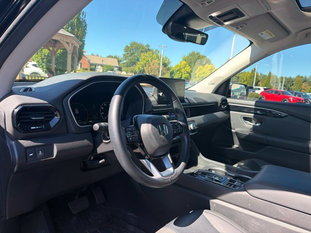 Used 2025 Honda Pilot Touring image 15