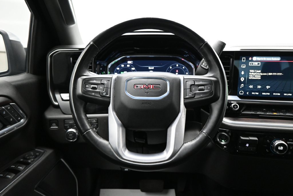 Used 2025 GMC Sierra 1500 SLT AWD/4WD image 16