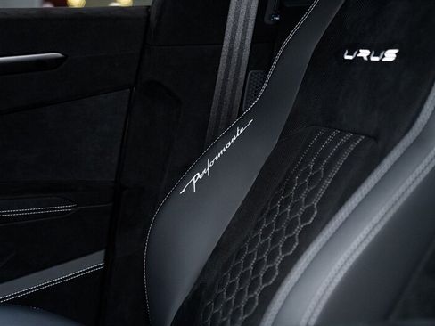 Used 2023 Lamborghini Urus Performante AWD/4WD image 14