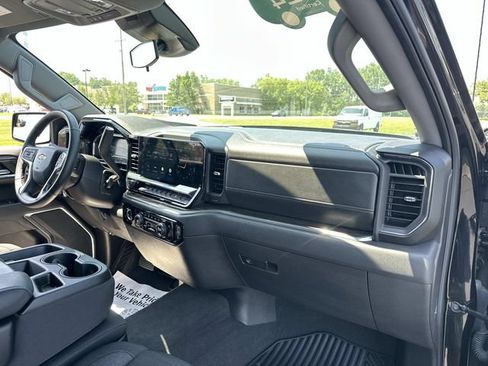 Used 2024 Chevrolet Silverado 1500 LT AWD/4WD image 26