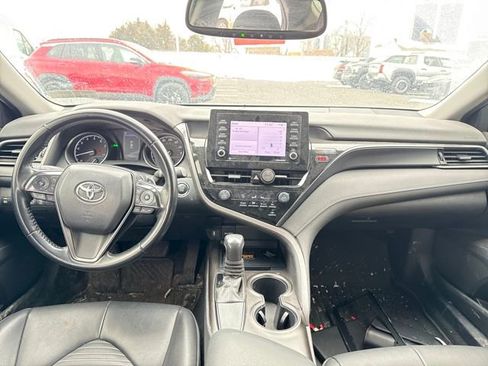 Used 2021 Toyota Camry SE w/ Convenience Package image 14