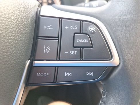 Used 2025 Toyota Highlander XSE AWD/4WD image 20