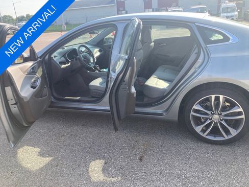 Used 2025 Chevrolet Malibu LT FWD image 10