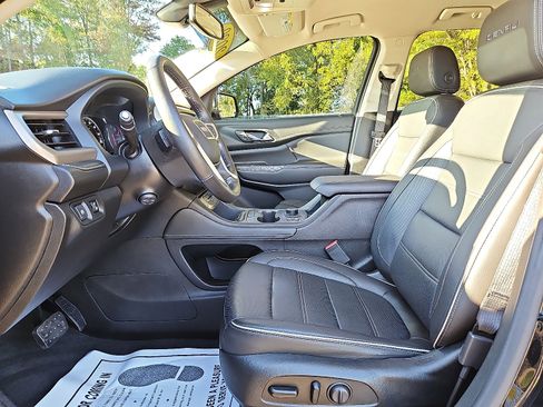 Used 2020 GMC Acadia Denali image 12