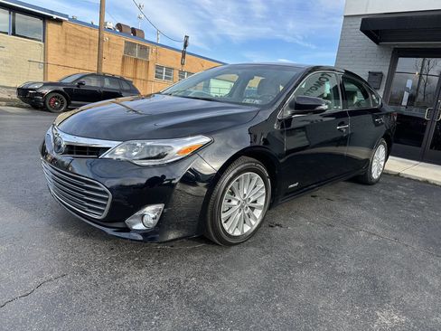 Used 2013 Toyota Avalon Limited image 1