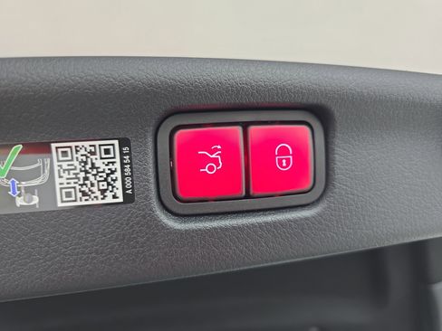 New 2026 Mercedes-Benz C 300 4MATIC Sedan image 13