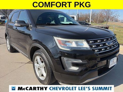 Used 2016 Ford Explorer XLT w/ Equipment Group 202A image 2
