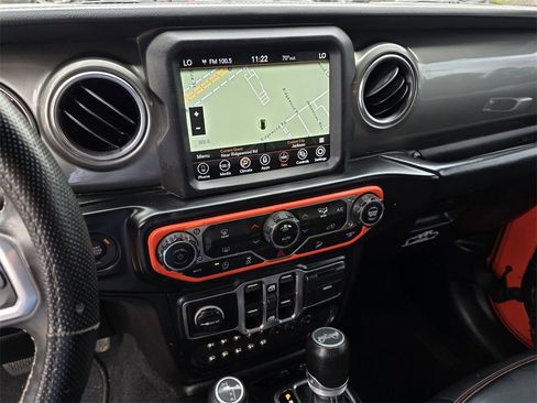 Used 2019 Jeep Wrangler Unlimited Sahara w/ Uconnect 4C Nav & Sound Group image 10