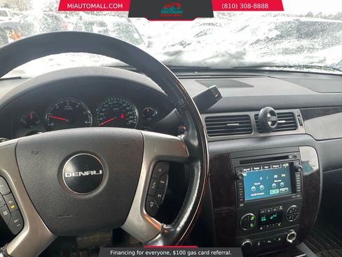 Used 2011 GMC Yukon Denali image 14