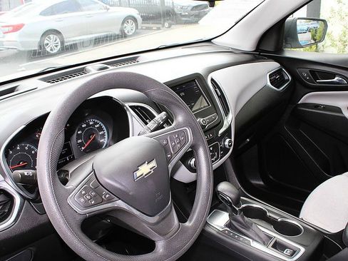 Used 2022 Chevrolet Equinox LS FWD image 10