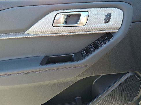 New 2026 Ford Explorer Active image 8