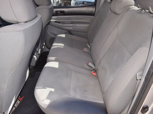 Used 2014 Toyota Tacoma PreRunner w/ SR5 Package image 14