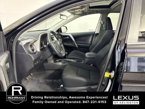Used 2016 Toyota RAV4 XLE AWD/4WD image 4