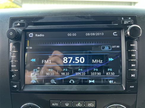 Used 2011 GMC Sierra 2500 SLE w/ SLE Preferred Package image 17