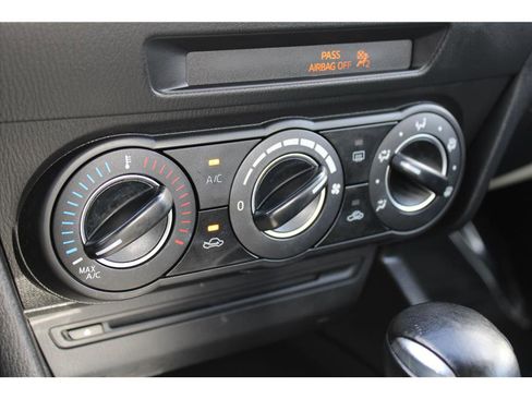 Used 2014 MAZDA MAZDA3 i Touring image 23