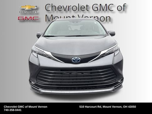 Used 2025 Toyota Sienna XLE image 8