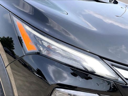 Used 2024 Nissan Rogue S FWD image 25