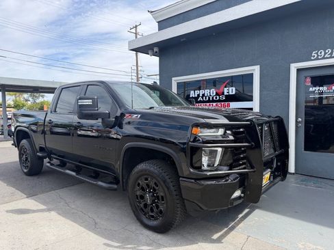 Used 2022 Chevrolet Silverado 2500 LT w/ Midnight Edition AWD/4WD image 1